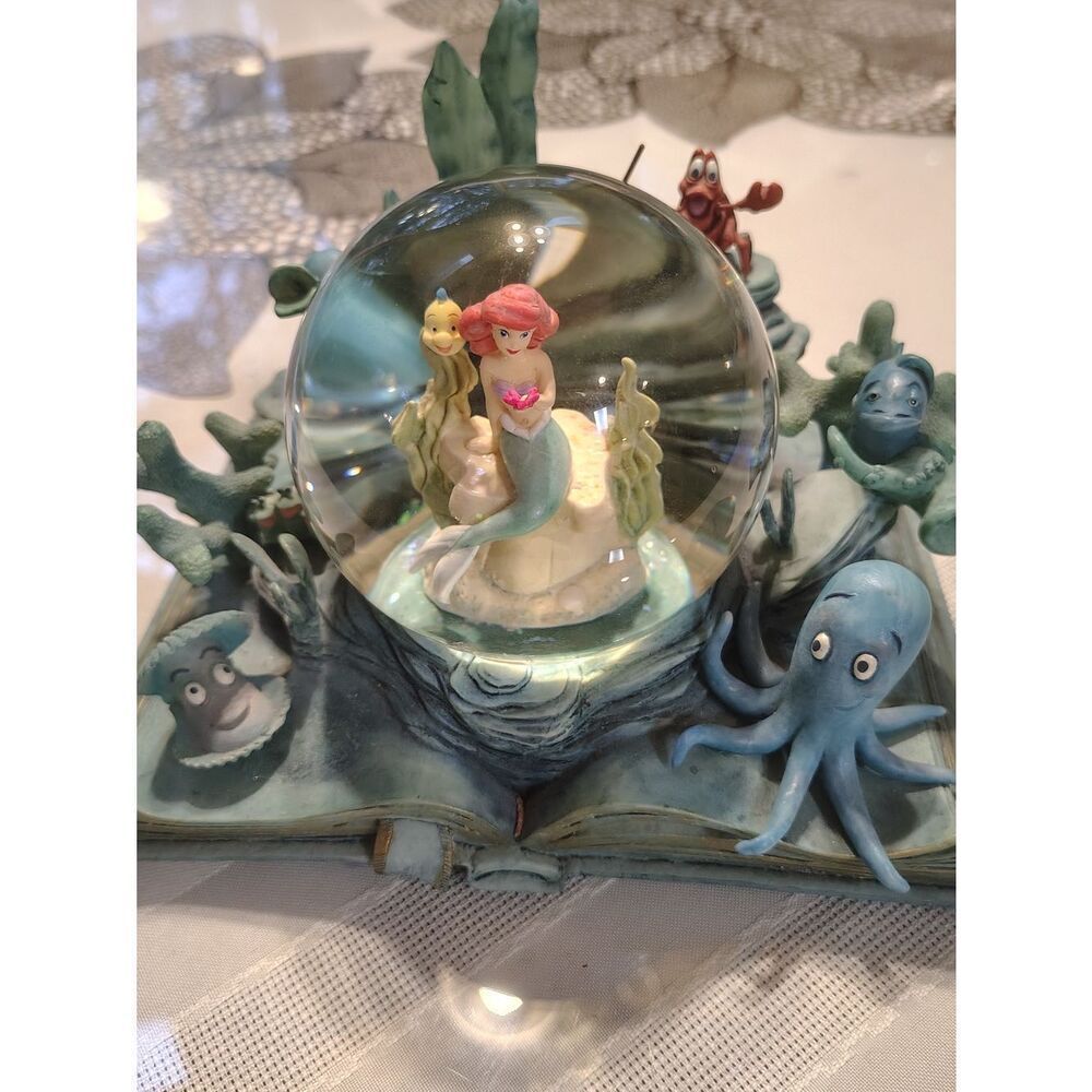 The Little Mermaid Snow Globe Figurine *READ
